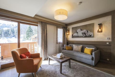 Bed, Living room, fireplace, furniture, kitchen