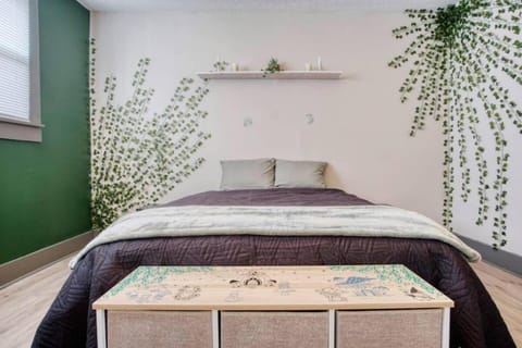 Artistic Retreat, 1br1ba, Ideal Workspace,garden Apartment in Indianapolis