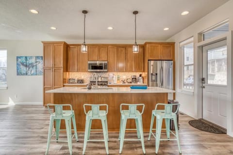 Oceanview Includes Arcade the Whale Tale and Arcade! House in Depoe Bay