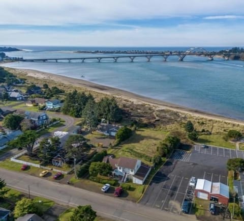 Coastal Happiness House in Waldport