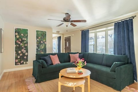 Downtown Denver: 4bd - Game/Movie Room - Backyard House in Westminster