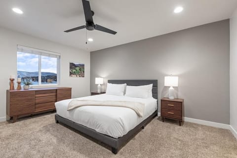 Hot Tub, Heber Home, Pet-Friendly, Games, Sleeps 13 Guest! House in Heber City