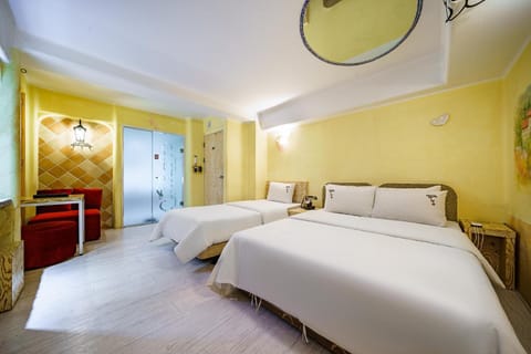 Bed, Photo of the whole room