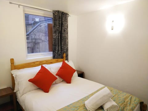 Park Lane Ground Floor Apartment - Workington Town Centre Location - Free Overnight parking Apartment in Allerdale District