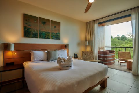 Bed, Hot Tub, Photo of the whole room, Bedroom