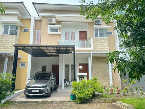 Property building, Parking