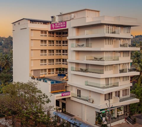 Property building, Day, View (from property/room), Balcony/Terrace, City view