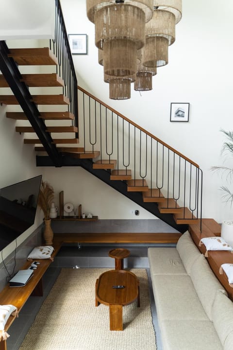 LUX Casa Amore 4BR pick up from airport security PlayStation and Netflix Villa in Kuta