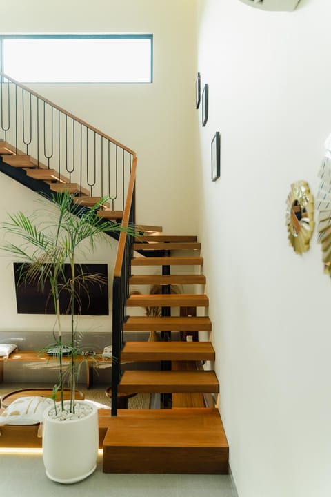 LUX Casa Amore 4BR pick up from airport security PlayStation and Netflix Villa in Kuta