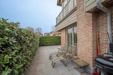 Beautiful beach-appartment between Knokke & Bruges Apartment in Bruges