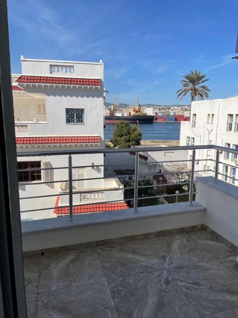 Property building, View (from property/room), Balcony/Terrace, City view, Garden view