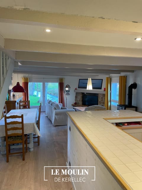 Cottage Ouessant in Kerellec (watermill 5km Roscoff) Apartment in Finistere