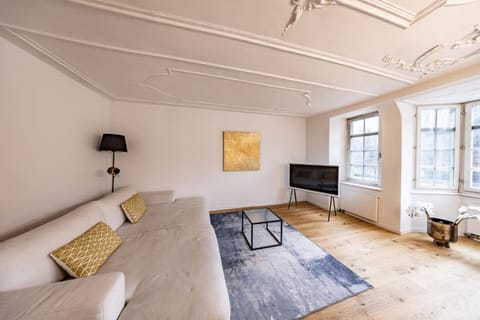 TV and multimedia, Living room, Photo of the whole room, Seating area