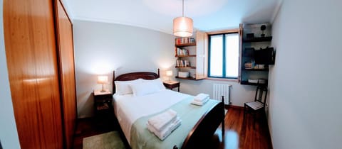 TV and multimedia, Photo of the whole room, Bedroom, Breakfast, wardrobe