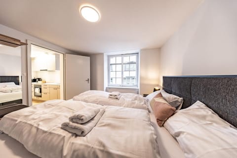 Bed, Photo of the whole room, Bedroom, Family, towels