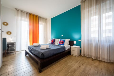 Bed, Balcony/Terrace, Photo of the whole room, Decorative detail, Bedroom, heating, towels, wardrobe