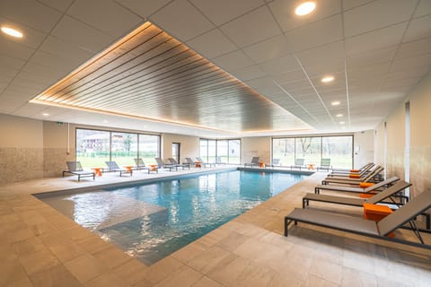 Pool view, Swimming pool, sunbed