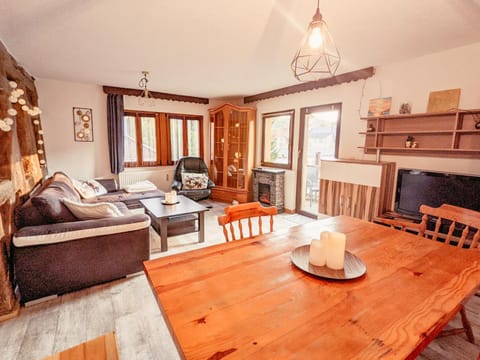 TV and multimedia, Living room, Dining area