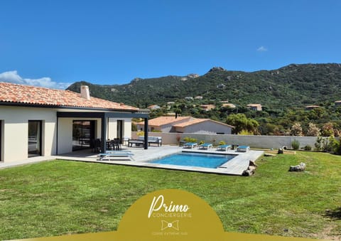 Property building, Patio, Natural landscape, Mountain view, Swimming pool, sunbed