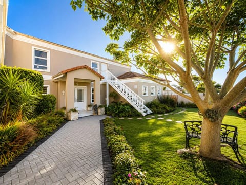 Property building, Spring, Day, Natural landscape, Garden