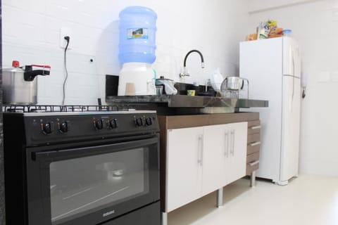 Kitchen or kitchenette, minibar, pet friendly, stove