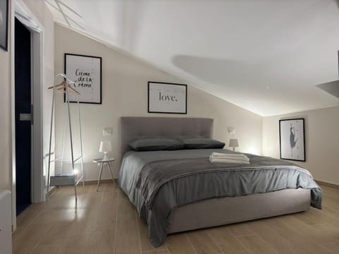 Fronte lago , mansarda da favola Apartment in Trevignano Romano