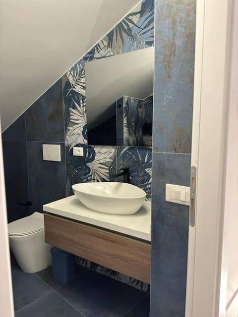 Fronte lago , mansarda da favola Apartment in Trevignano Romano