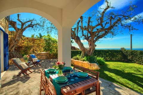 Patio, Garden, Garden, Dining area, Garden view, Sea view, sunbed