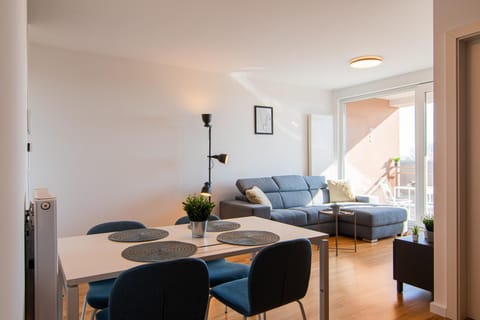 Living room, Seating area, Dining area