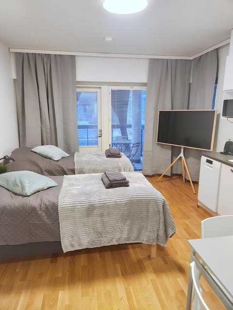 Bed, TV and multimedia, towels, towels