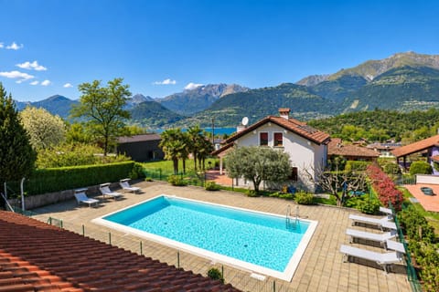 Mountain view, Swimming pool, sunbed