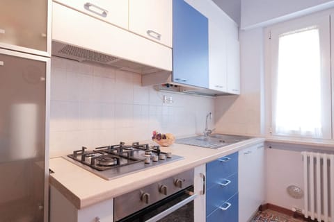 Kitchen or kitchenette, pet friendly, stove