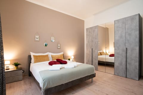 Bed, Photo of the whole room, Bedroom, towels, wardrobe