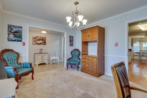 Lovely Decatur Home with Yard about 6 Mi to Town! House in Decatur