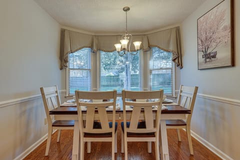 Lovely Decatur Home with Yard about 6 Mi to Town! House in Decatur