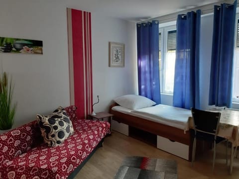 Bed, Photo of the whole room, Seating area, Bedroom