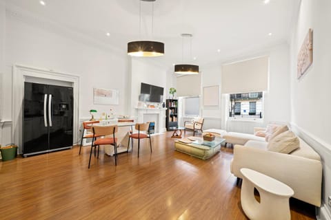 TV and multimedia, Dining area