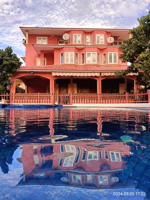 Property building, Day, Natural landscape, Pool view, Swimming pool