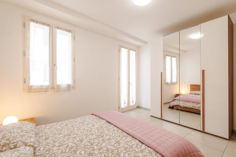 FaCentro - Free WiFi & Air Conditioning Apartment in Faenza