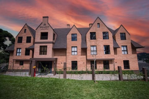 Property building, Day