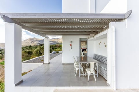 Property building, Natural landscape, Balcony/Terrace, Mountain view