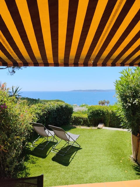 Garden, Sea view