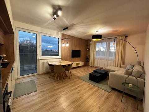 Communal lounge/ TV room, TV and multimedia, Living room, Seating area, Dining area, Evening entertainment