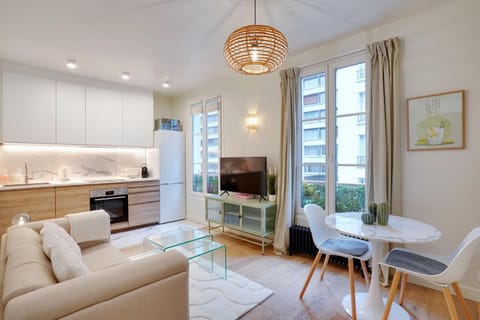 TV and multimedia, Kitchen or kitchenette, Living room, Dining area