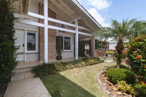 Property building, Facade/entrance, Off site