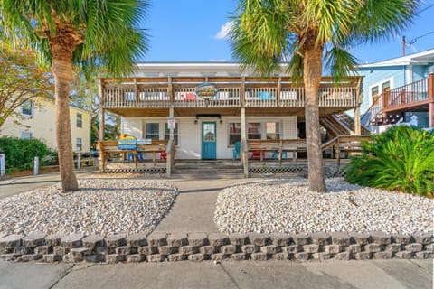 Runaway Bay - 3rd Row - Beach House - Crescent Beach House in North Myrtle Beach