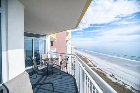 Bay Watch Resort M. 1012-Oceanfront-Crescent Beach Section House in Atlantic Beach