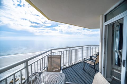 Bay Watch Resort M. 1012-Oceanfront-Crescent Beach Section House in Atlantic Beach