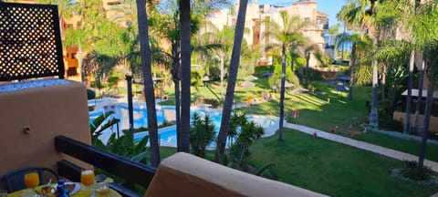 Garden, Garden view, Pool view, Swimming pool, sunbed