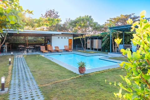 Property building, Garden view, Pool view, Swimming pool